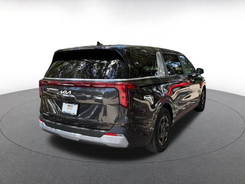 Used 2026 Kia Carnival FWD image 7