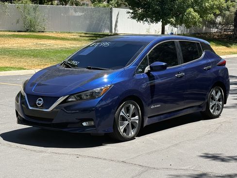 Used 2019 Nissan Leaf SV w/ SV All Weather Package FWD image 8