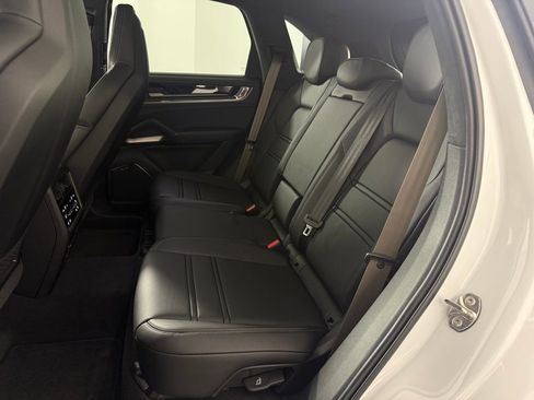 Certified 2025 Porsche Cayenne Turbo image 23