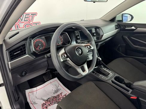 Used 2019 Volkswagen Jetta R-Line image 10