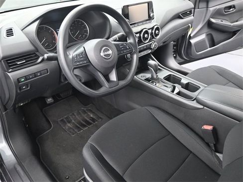 Used 2025 Nissan Sentra S image 13