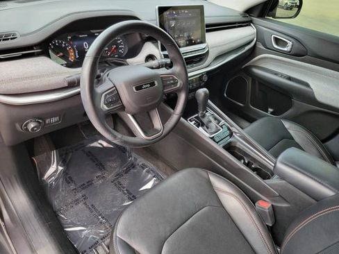 Certified 2022 Jeep Compass Latitude image 19