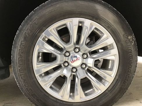 Used 2023 GMC Yukon XL Denali image 33