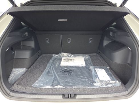 New 2026 Volkswagen Tiguan SEL R-Line AWD/4WD image 22