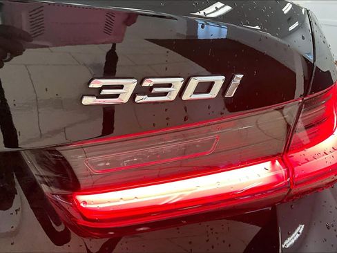 Used 2024 BMW 330i Sedan w/ Convenience Package RWD image 28