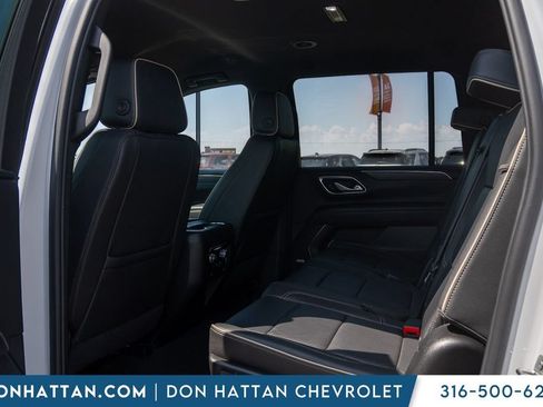 Used 2024 GMC Yukon XL SLT AWD/4WD image 18