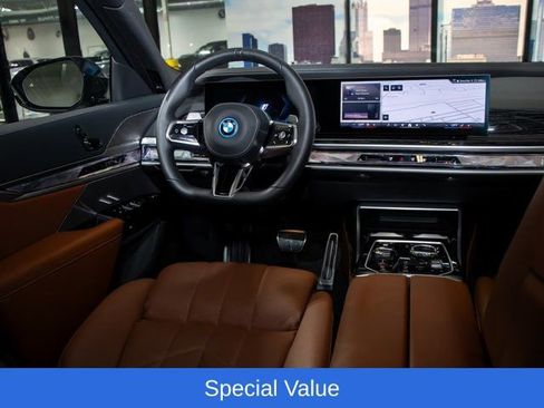 Used 2025 BMW 750e xDrive w/ Executive Package AWD/4WD image 17