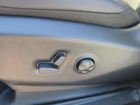 New 2027 Chrysler Pacifica Select FWD image 16