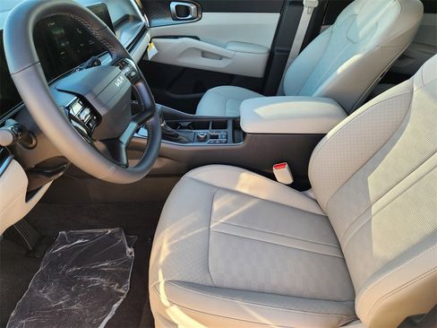 New 2026 Kia Sorento S image 9