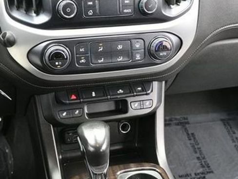 Used 2022 GMC Canyon Elevation w/ Elevation Premium Package image 19