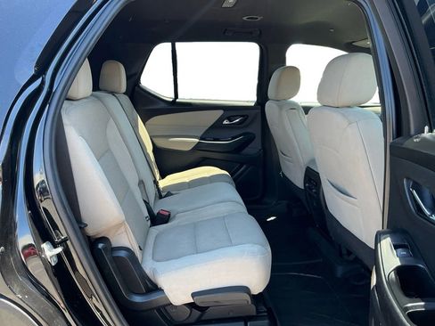 Used 2023 Chevrolet Traverse LS FWD image 23