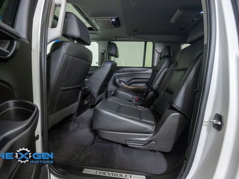 Used 2019 Chevrolet Suburban Premier AWD/4WD image 27