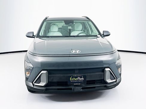 Used 2024 Hyundai Kona SEL FWD image 2