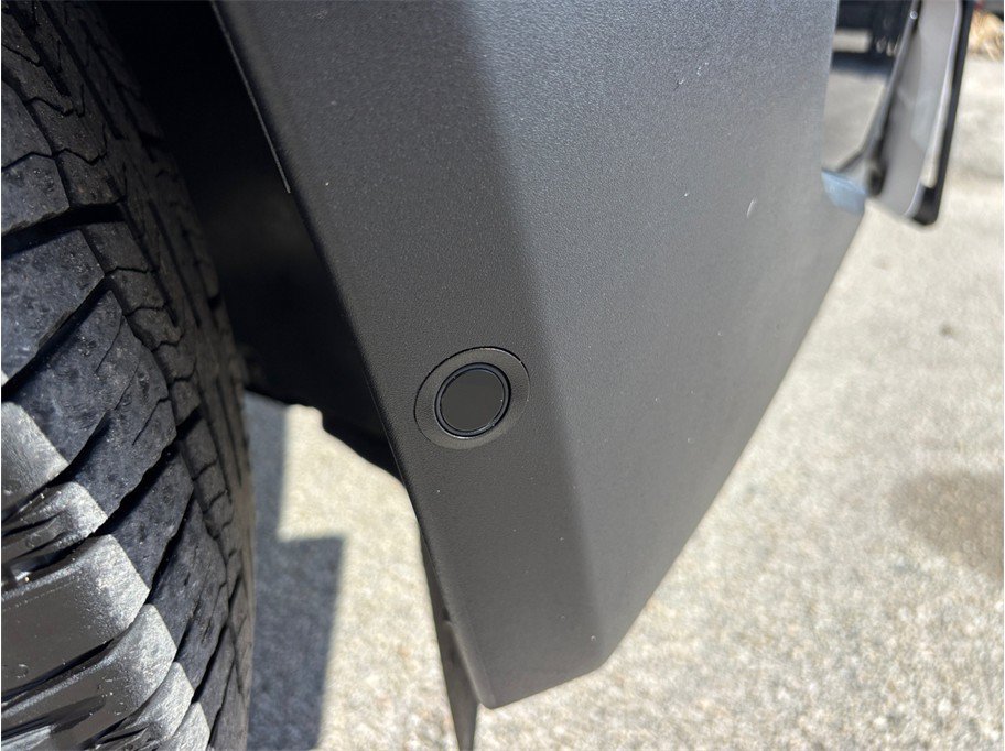 Used 2023 Rivian R1S AWD Adventure Quad image 14