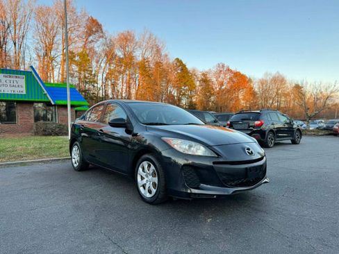 Used 2013 MAZDA MAZDA3 i SV image 3