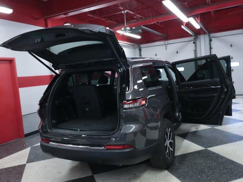 Used 2025 Jeep Grand Cherokee L Limited RWD image 30