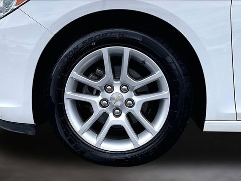 Used 2015 Chevrolet Malibu LT w/ Power Convenience Package FWD image 9