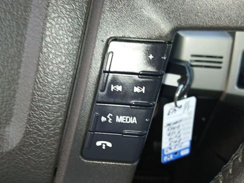 Used 2013 Ford F150 Lariat w/ Lariat Chrome Pkg image 17