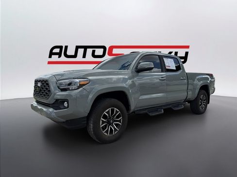 Used 2023 Toyota Tacoma TRD Sport w/ Black Out Package (TMS) AWD/4WD image 1