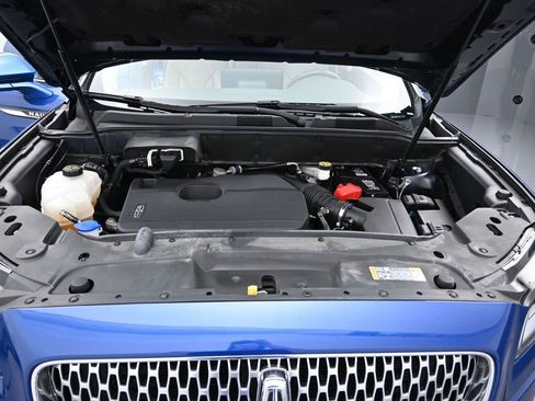 Used 2021 Lincoln Nautilus Standard w/ Equipment Group 101A image 25