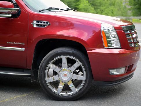 Used 2010 Cadillac Escalade Luxury AWD/4WD image 14