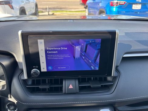 Used 2025 Toyota RAV4 XLE image 20