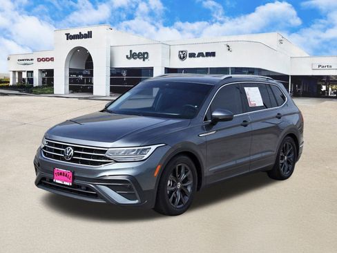 Used 2024 Volkswagen Tiguan SE w/ MDO Package, Three-Row image 3
