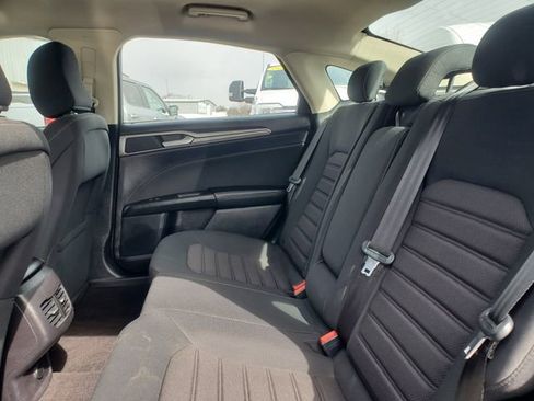 Used 2020 Ford Fusion SE image 25