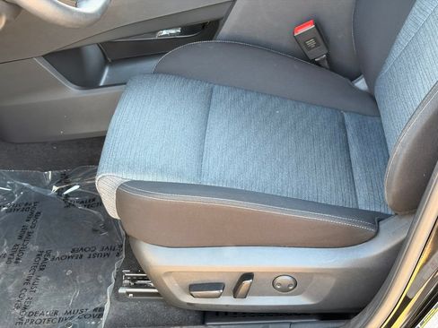 Certified 2023 Nissan Rogue SV FWD image 18