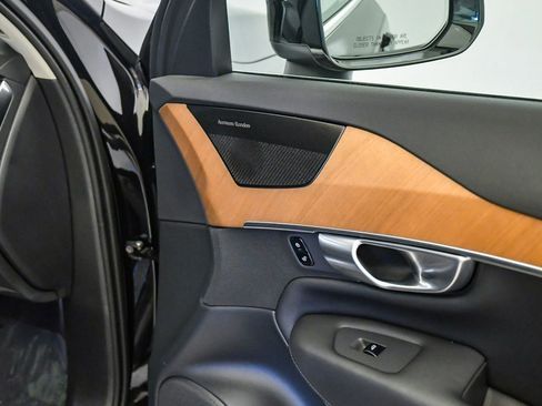 Certified 2024 Volvo XC90 B6 Plus image 17