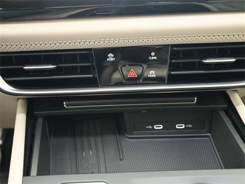 New 2026 Volkswagen Atlas SE image 3