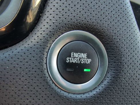 Used 2024 Cadillac XT5 Luxury image 16