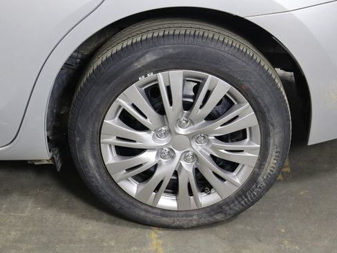 Used 2017 Toyota Corolla LE FWD image 39