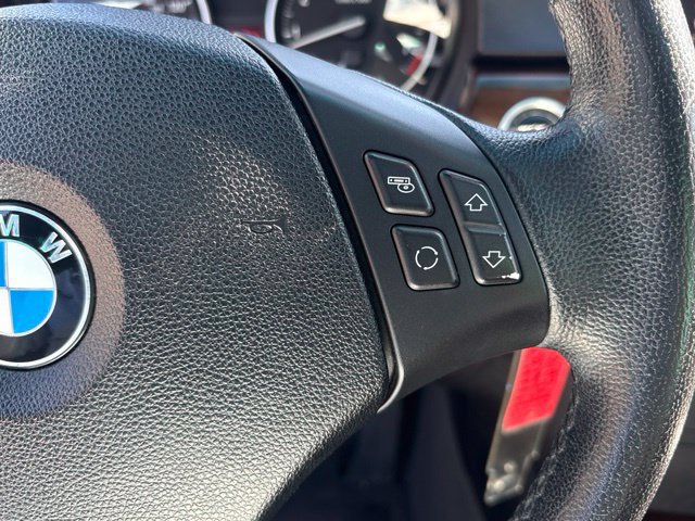 Used 2011 BMW 328i xDrive Sedan AWD/4WD image 25