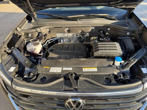 Certified 2025 Volkswagen Atlas Cross Sport SEL Premium R-Line AWD/4WD image 17