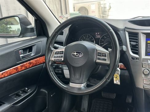 Used 2012 Subaru Outback 3.6R Limited AWD/4WD image 10
