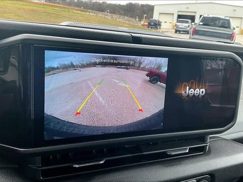 Used 2024 Jeep Wrangler Willys image 21