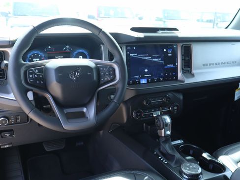 New 2026 Ford Bronco Outer Banks AWD/4WD image 1