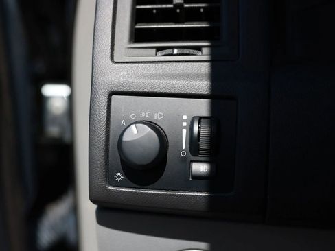 Used 2007 Chrysler 300 C image 43