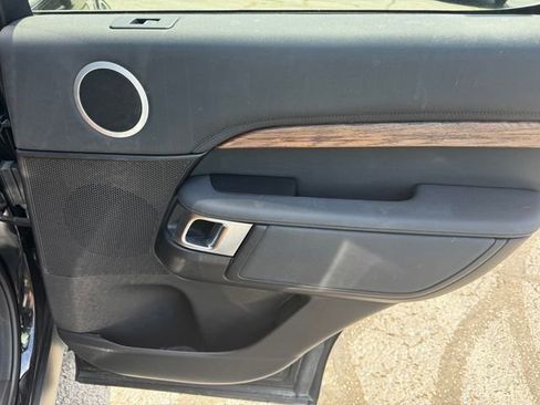 Used 2017 Land Rover Discovery HSE AWD/4WD image 15