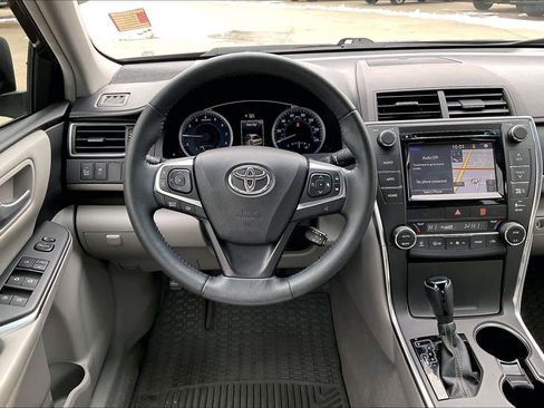 Used 2015 Toyota Camry XLE image 6