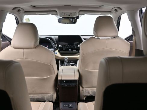 Used 2020 Toyota Highlander Limited image 20