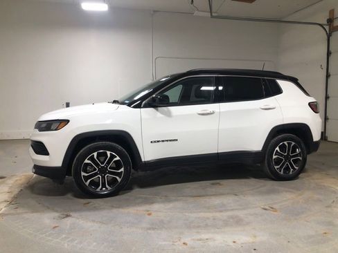 Used 2024 Jeep Compass Limited AWD/4WD image 4