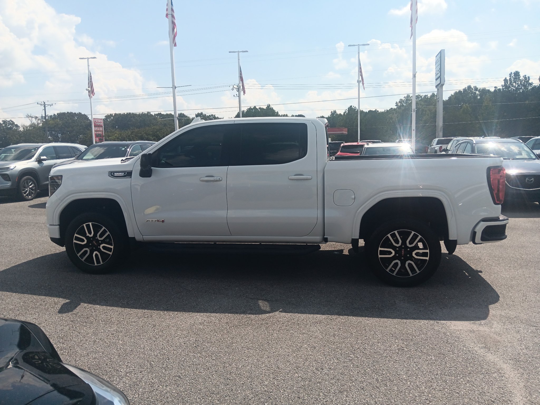 Used 2025 GMC Sierra 1500 AT4 w/ AT4 Premium Package AWD/4WD image 3