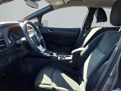Used 2023 Nissan Leaf SV Plus image 14