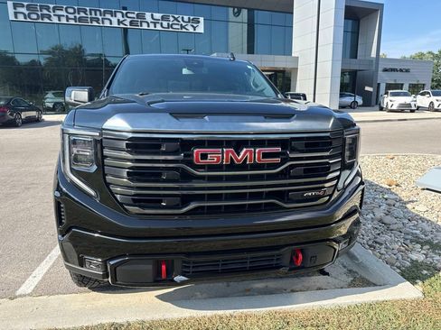 Used 2022 GMC Sierra 1500 AT4 w/ AT4 Preferred Package AWD/4WD image 3