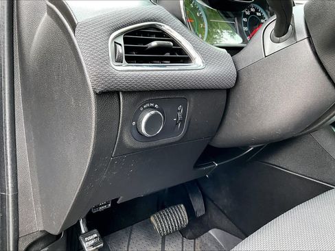 Used 2018 Chevrolet Cruze LS FWD image 37
