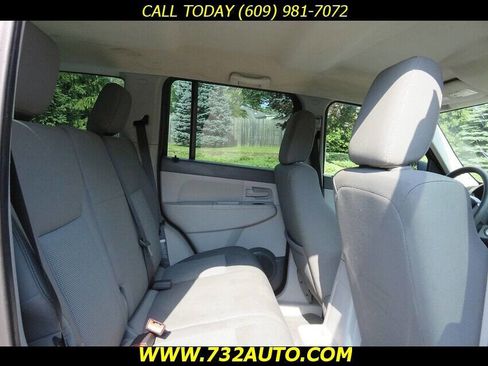 Used 2008 Jeep Liberty Sport image 27