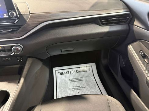 Used 2025 Nissan Altima 2.5 SV image 24