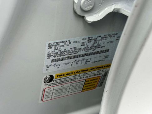 Used 2024 Ford Expedition Limited image 16